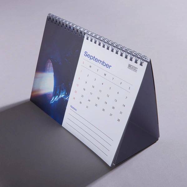  Desk - Calendars - 01